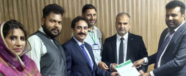 راولپنڈی ہائی کورٹ بار ایسوسی ایشن او ر ایس جی پی لیگنوکریٹس پرائیویٹ لیمٹڈ کے درمیان بار کمپیوٹرائزیشن کے معاہدے پر دستخط راولپنڈی ہائی کورٹ بار ایسوسی ایشن او ر ایس جی پی لیگنوکریٹس پرائیویٹ لیمٹڈ کے درمیان بار کمپیوٹرائزیشن کے معاہدے پر دستخط